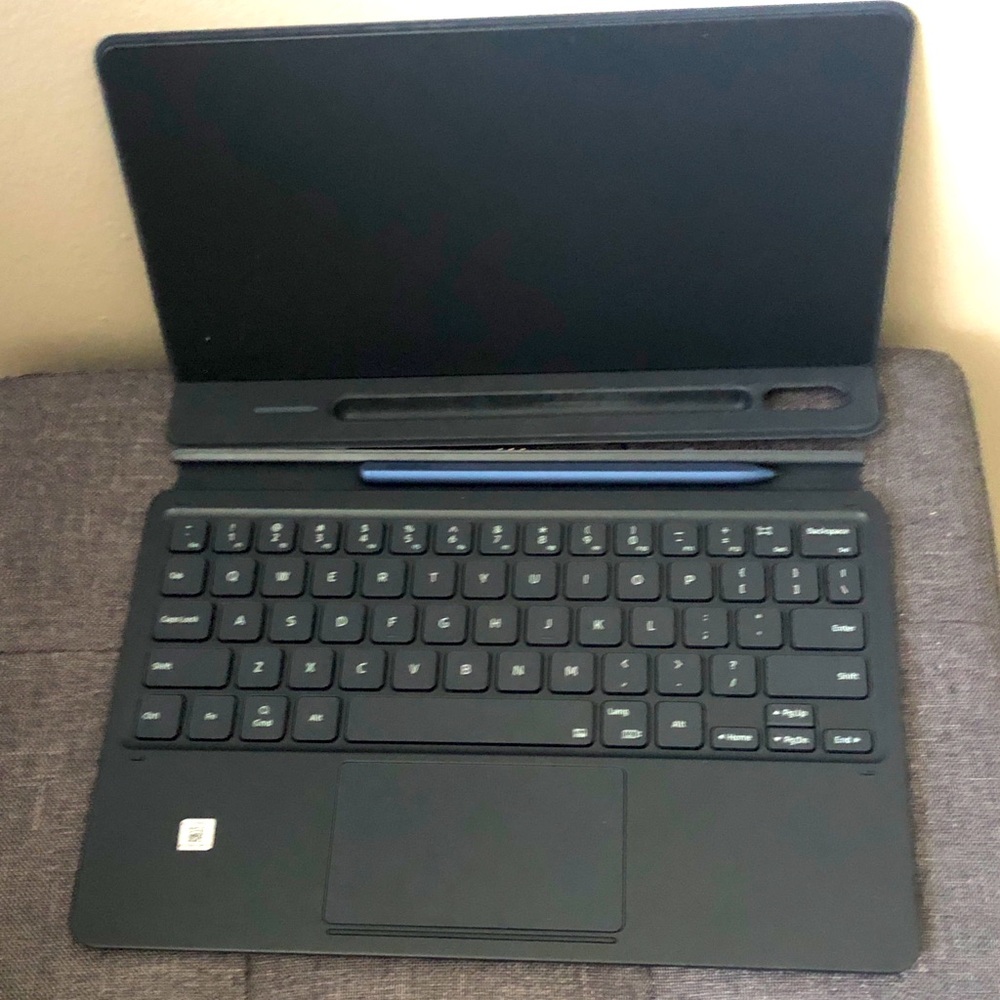Samsung Galaxy Tab 7S slim Keyboard Case / pen bundle